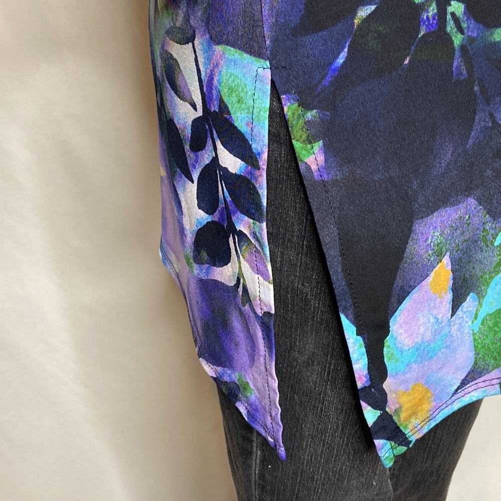 Clara Sun Woo, Abstract Floral Side Slit 3/4 Sleeve Tunic, Medium - Picture 7 of 13